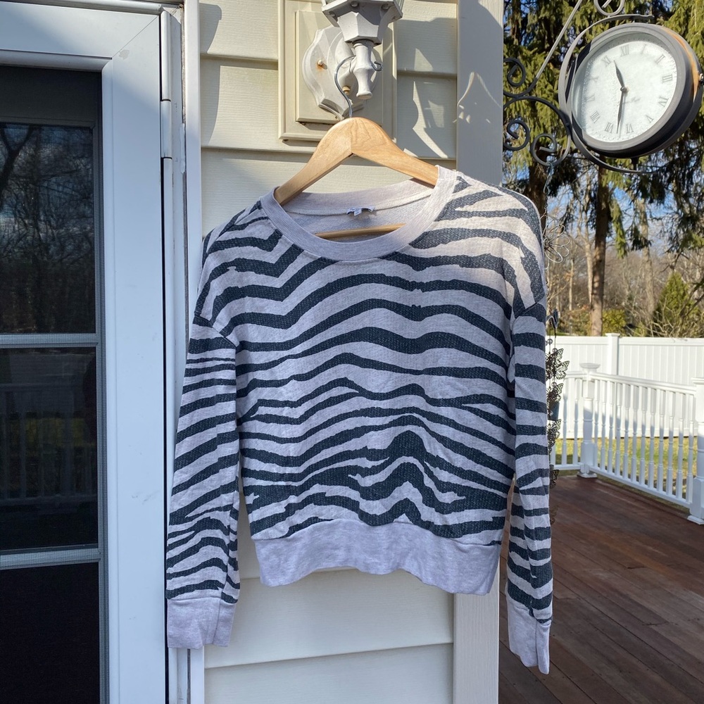 Splendid Zebra Print Cropped Crewneck - Picture 1 of 6